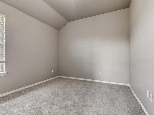 Building Photo - 609 N 5th St