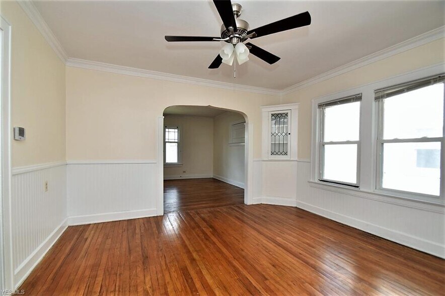 Building Photo - 1331 Nelson St