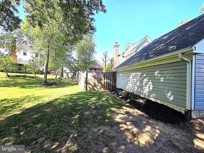 Building Photo - 5270 Ellicott Dr