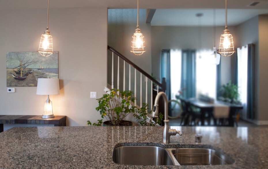 Kitchen Island - 9401 Privet Dr