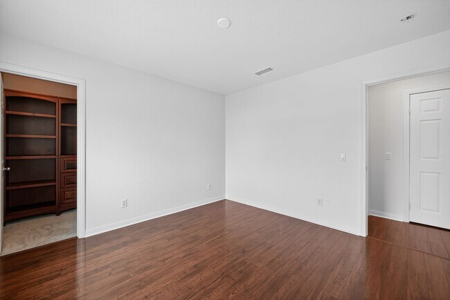 Building Photo - Beautiful 4-Bedroom Home