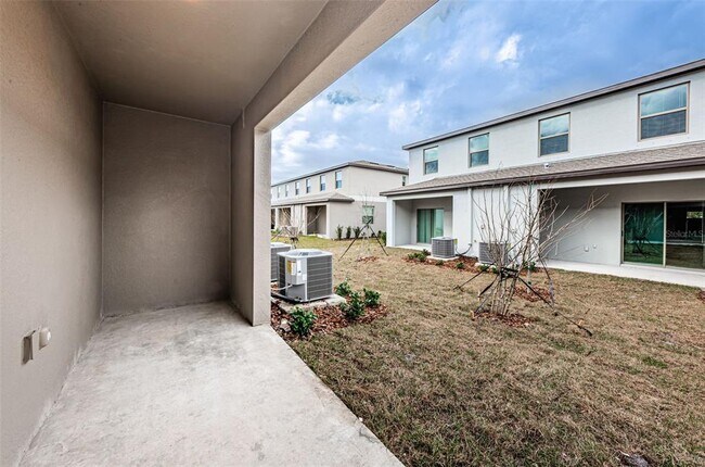 Building Photo - 8327 Crescent Oaks Dr