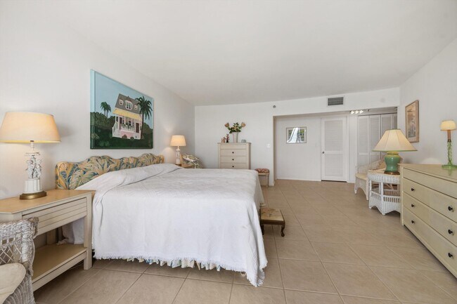 Building Photo - 3360 S Ocean Blvd