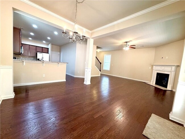 Building Photo - 6215 Crested Moss Dr
