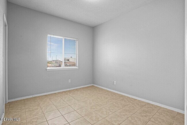 Building Photo - 7908 Mt Latona Dr