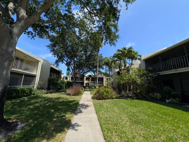 Building Photo - Spacious 2BR Retreat Near Beaches & Dining