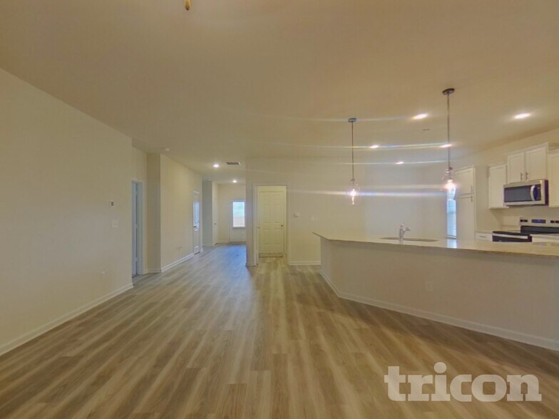 Building Photo - 292 Oliver Dr