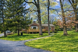 Building Photo - 214 Sudbrook Ln