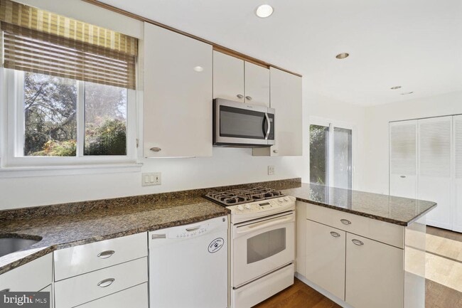 Building Photo - 10959 Deborah Dr