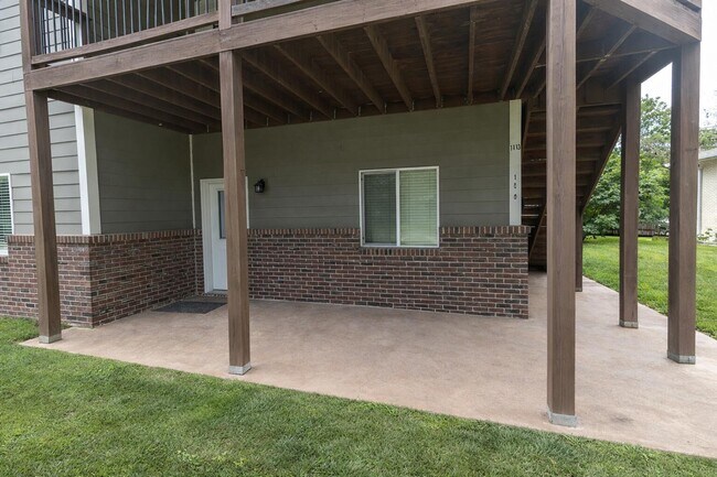 Building Photo - 1413 Paris Rd