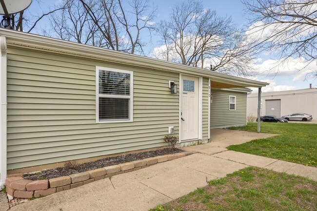 Building Photo - 1810 Tanis Dr