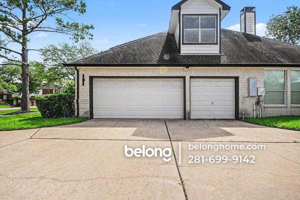 Building Photo - 2855 Everett Dr