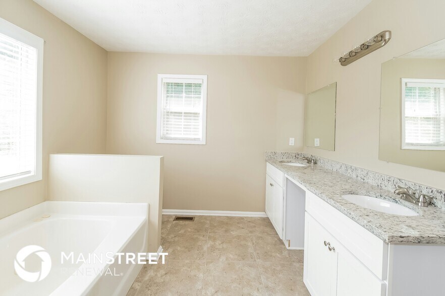 Building Photo - 5550 Pemrock Ct