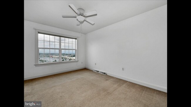 Building Photo - $1,900 townhome for rent Swatara township ...