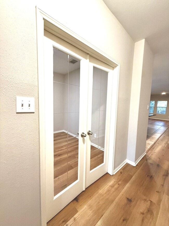 Building Photo - 107 W Spindle Tree Cir