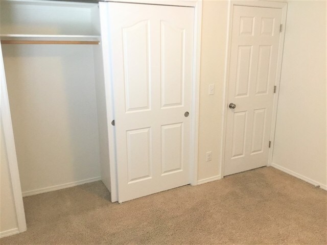 Building Photo - 11060 W Halstead Ct