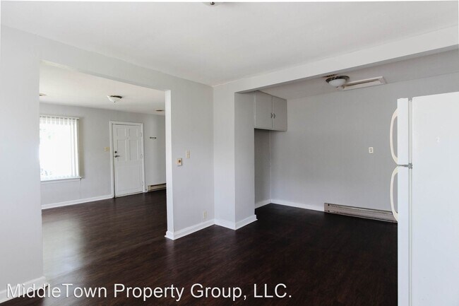 Building Photo - 3 br, 1 bath House - 2312 N Rosewood Ave