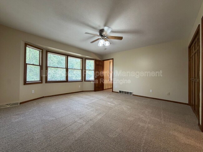 Building Photo - 3696 Senna Dr NE