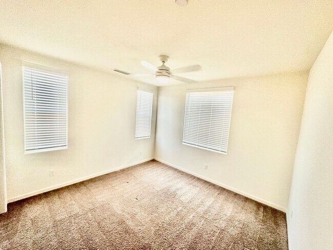 Building Photo - Newly Built 3/2.5 Bonadelle Home in Riverstone Community