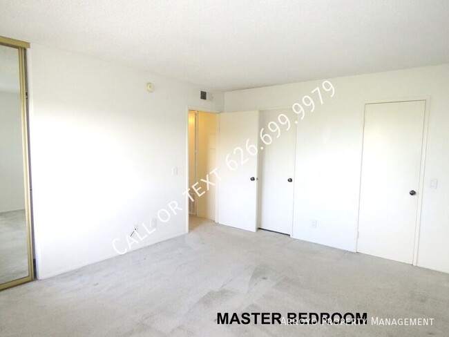 Building Photo - 617 Cabrillo Villas