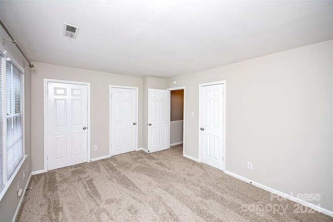 Building Photo - 8225 Pineville-Matthews Rd