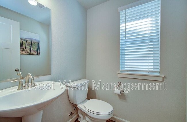Building Photo - 6834 N 89th Loop