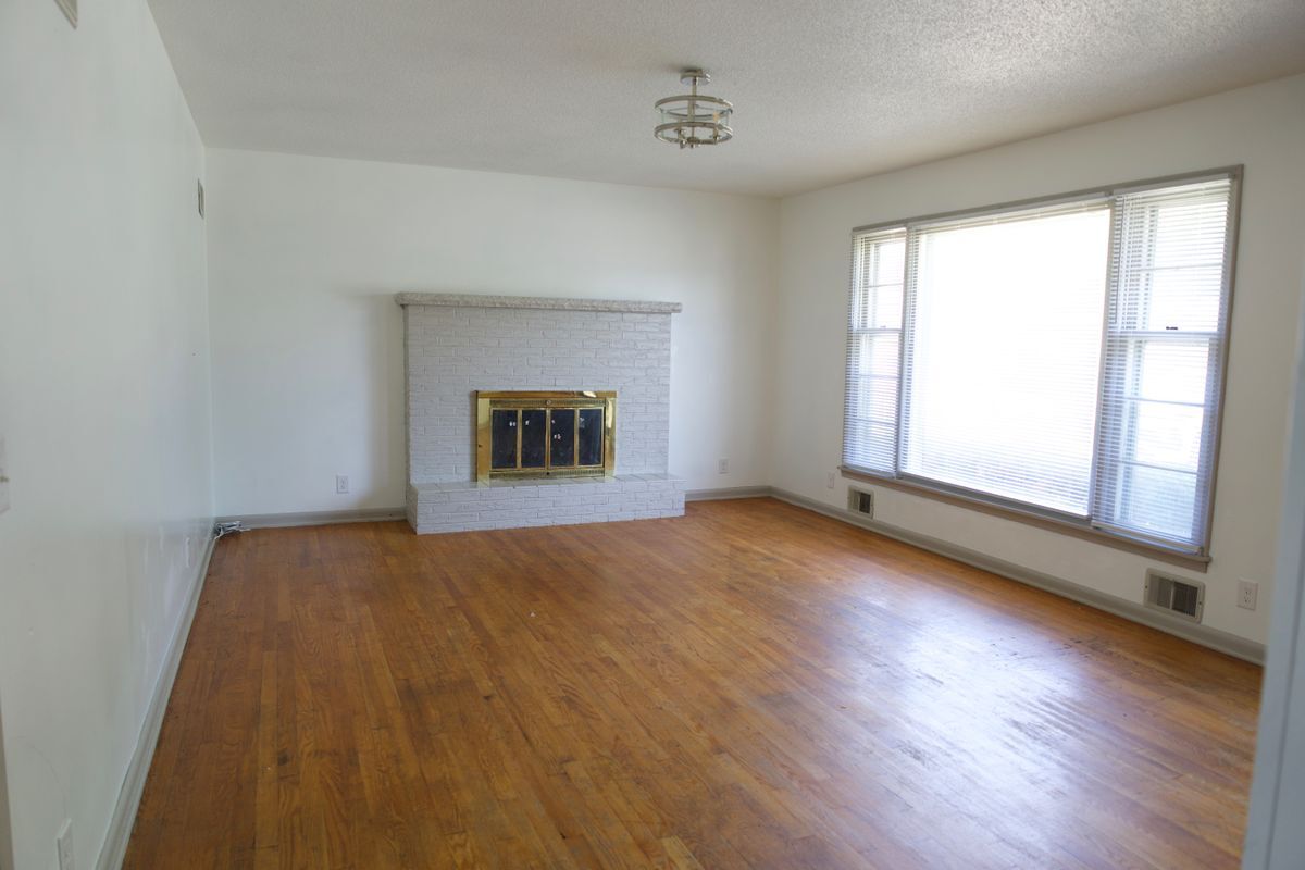 Building Photo - 1520 N 64 St