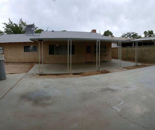 Building Photo - Beautiful home for Rent. Paid Solar, A/C, ...