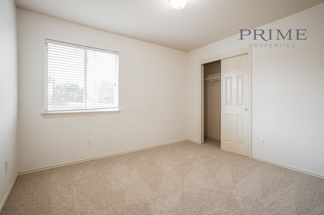 Building Photo - Amazing home ready to move in!