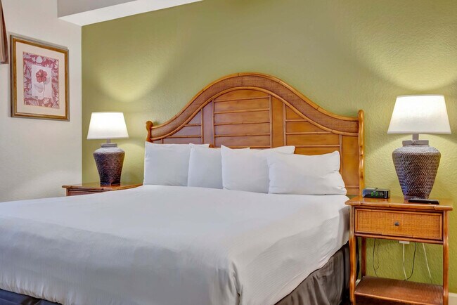 Building Photo - 8101 Resort Village Dr