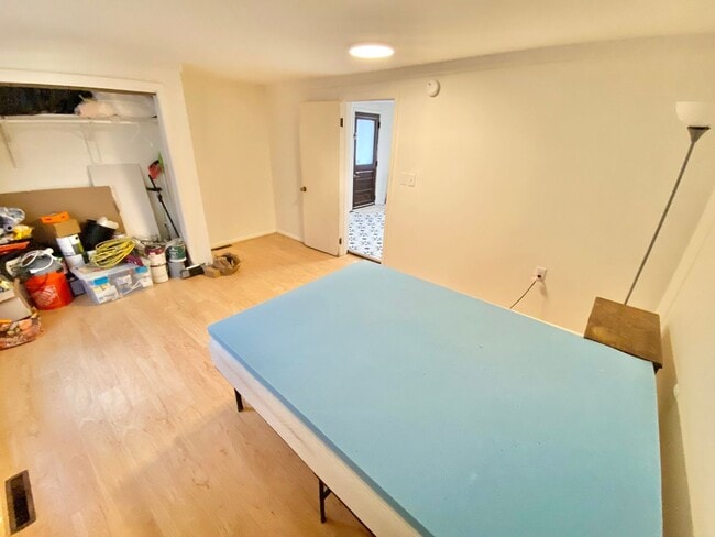 Building Photo - 93 Walnut St