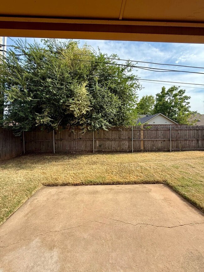 Building Photo - 1368 Cedarbrook Ln