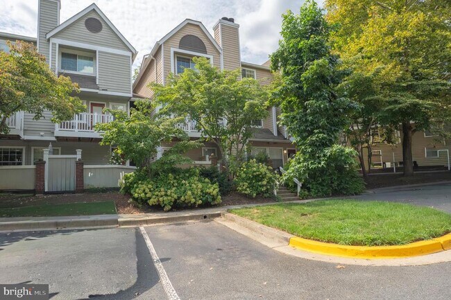 Building Photo - 5705 Chapman Mill Dr