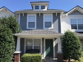 Building Photo - 2 Bedroom Townhome Near Lenox Village!