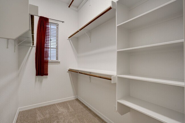 Building Photo - 2212 Dillon Pond Ln