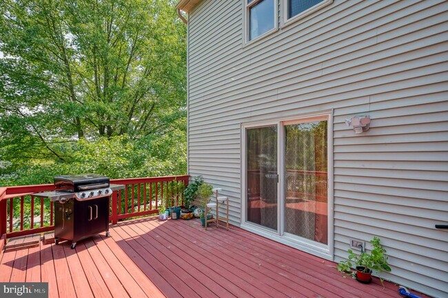 Building Photo - 3760 Bonnybridge Pl