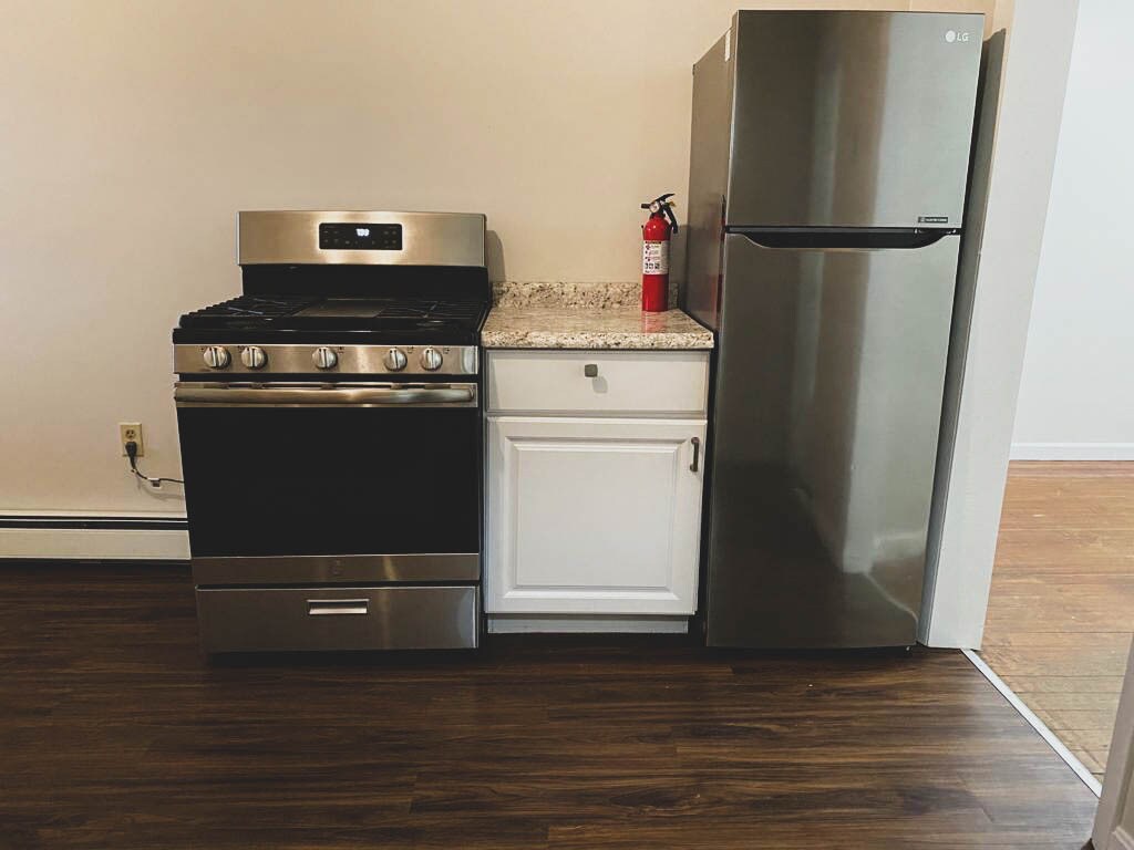 Kitchen 2d - 33 Tingley St