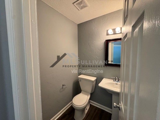 Building Photo - 120 Timber Ridge Dr