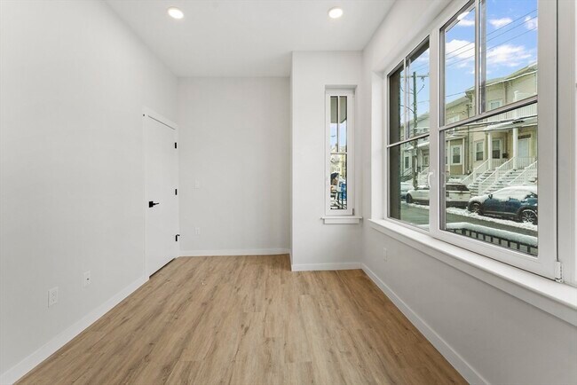 Building Photo - 24-28 Mt Pleasant St