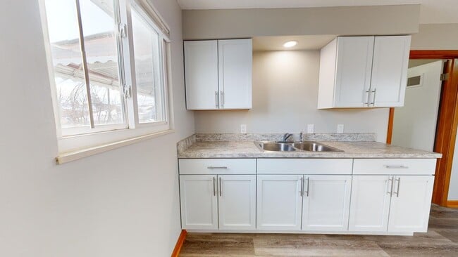 Building Photo - 7405 Marlborough Ave