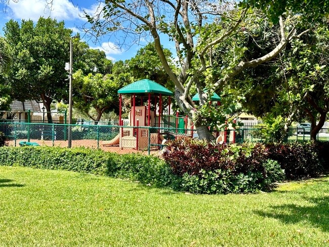 Building Photo - 97 Lake Arbor Dr