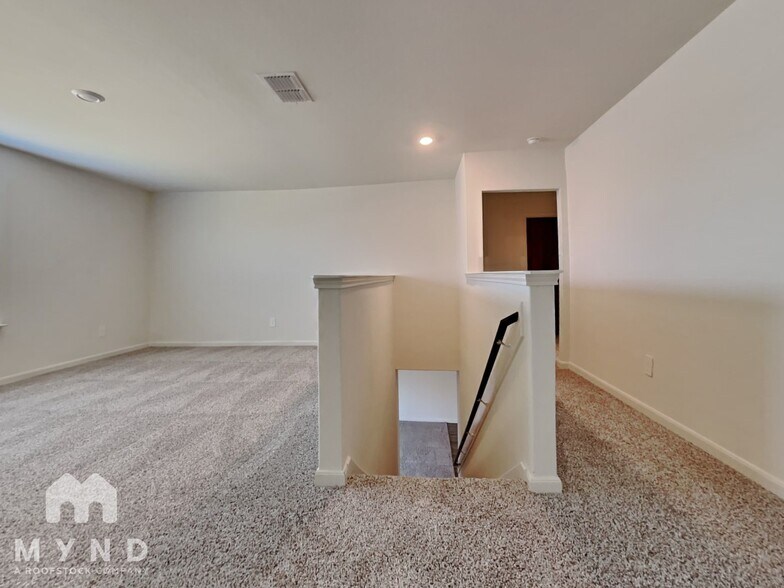 Building Photo - 3014 Boran Dr