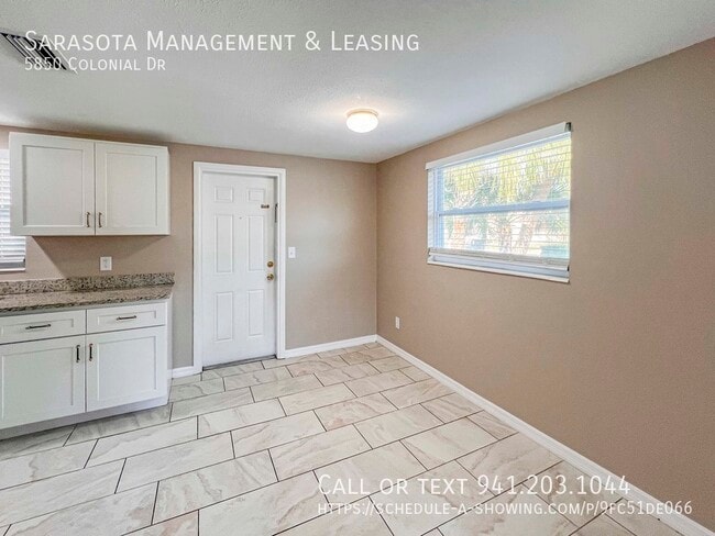 Building Photo - 5850 Colonial Dr
