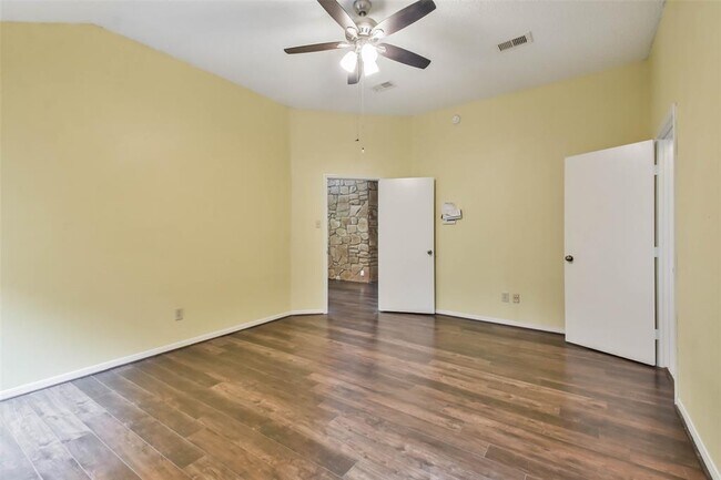 Building Photo - 10306 Wayward Wind Ln