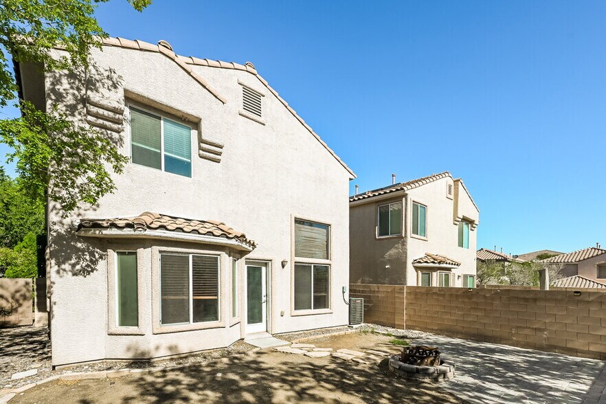 Building Photo - 7648 Lookout Hill St