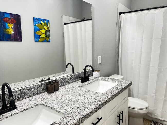 Building Photo - 4653 Mallow St