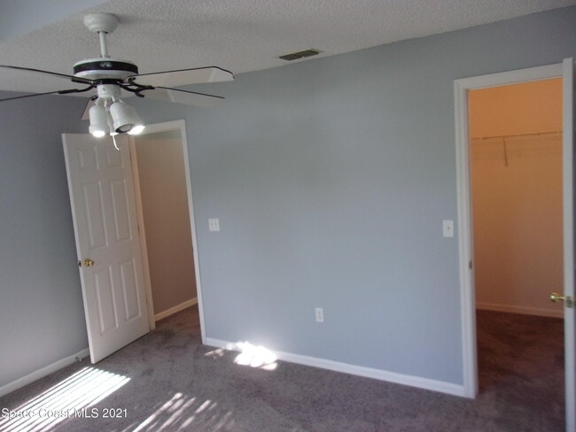Building Photo - 3908 Upmann Dr