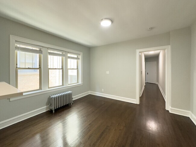 Building Photo - 5259 W Nelson St