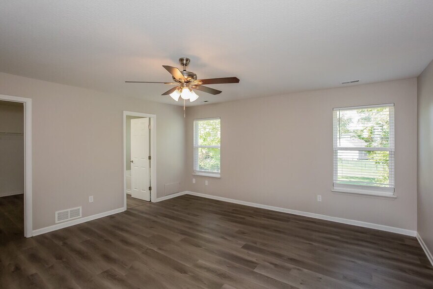 Building Photo - 7018 Oldham Dr