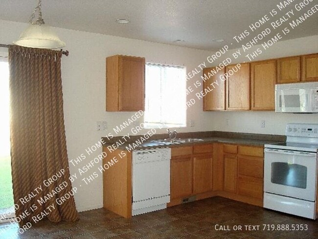 Building Photo - 6566 Trenton St